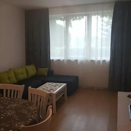 Zelev Apartman Szozopol