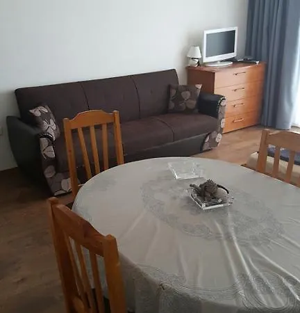 Zelev Apartman *